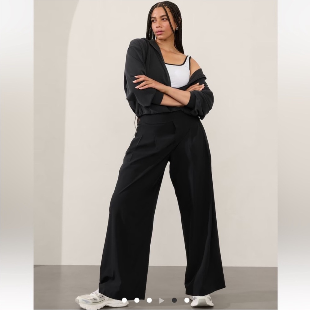 Athleta • Brooklyn Heights High Rise Pleated Wide Leg Pant 12 Black